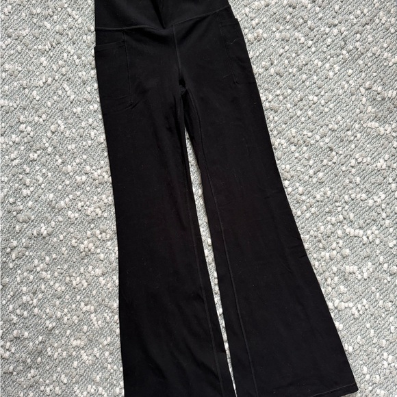 Athleta Pants - Athleta Salutation Stash Flare Leggings, black, size XS, excellent condition